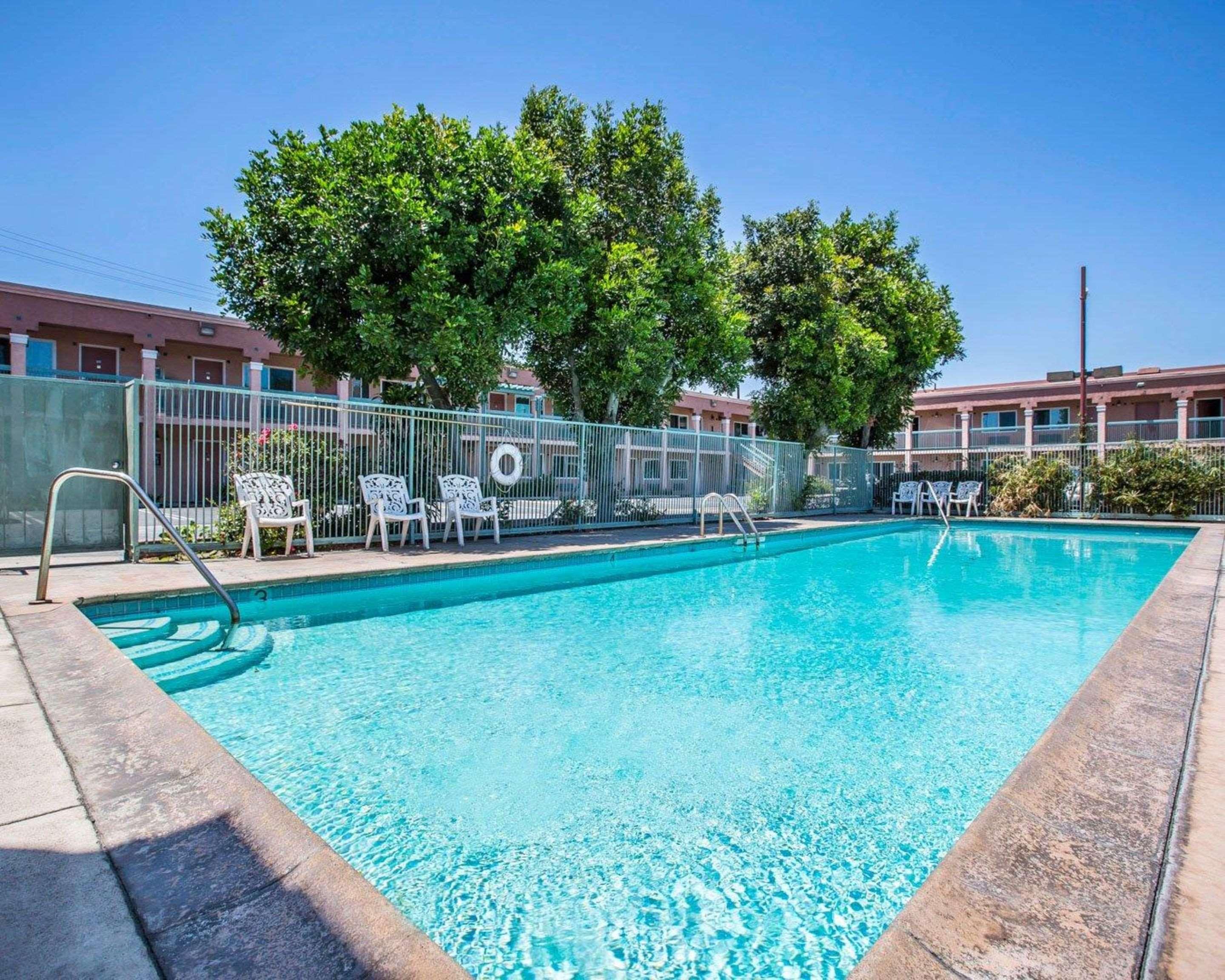 Rodeway Inn South Gate - Los Angeles South Екстериор снимка
